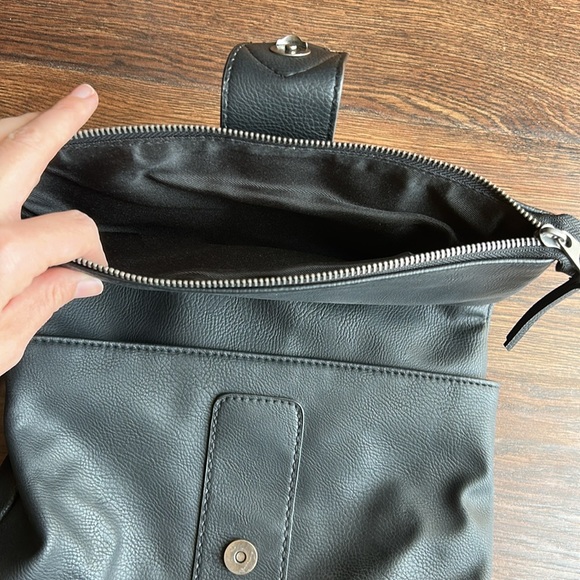 Universal Thread Black Faux Leather Bag | Faux Leather Backpack | Black Bag - Picture 4 of 9